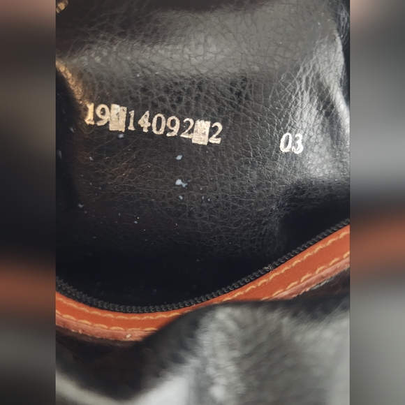 Fendi Penguin dome 2 way (original strap not incl). Int leather dry spots - Picture 11 of 13